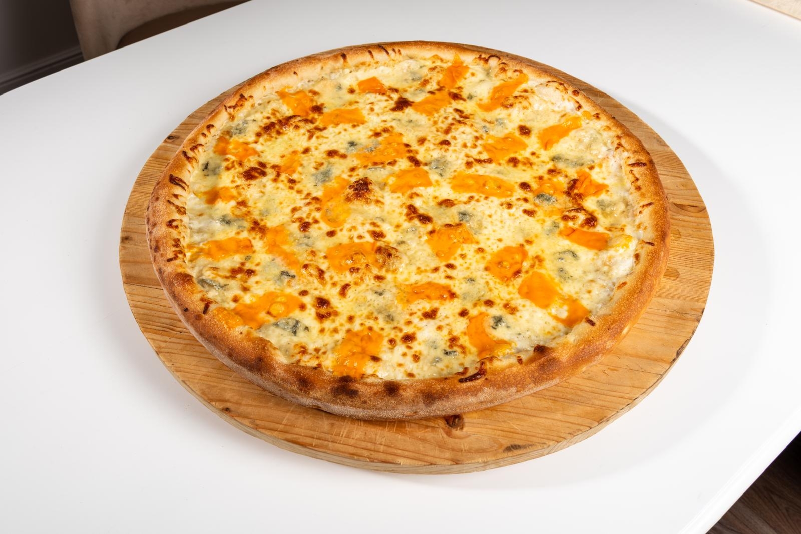 Pizza Quattro Formaggi Grande