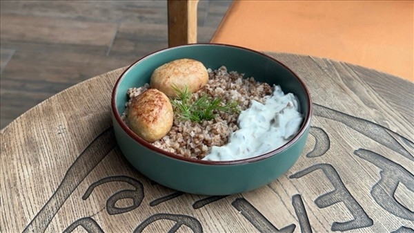 CHICKEN CUTLETS WITH BUCKWHEAT