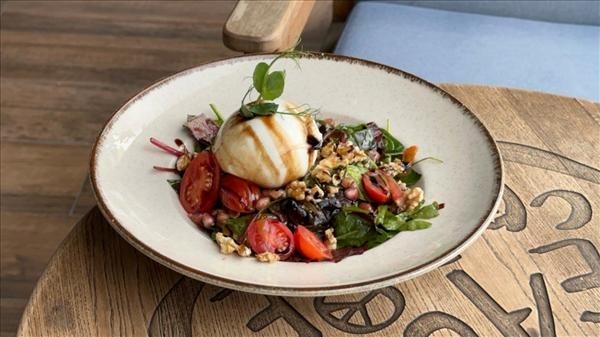BURATA SALAD