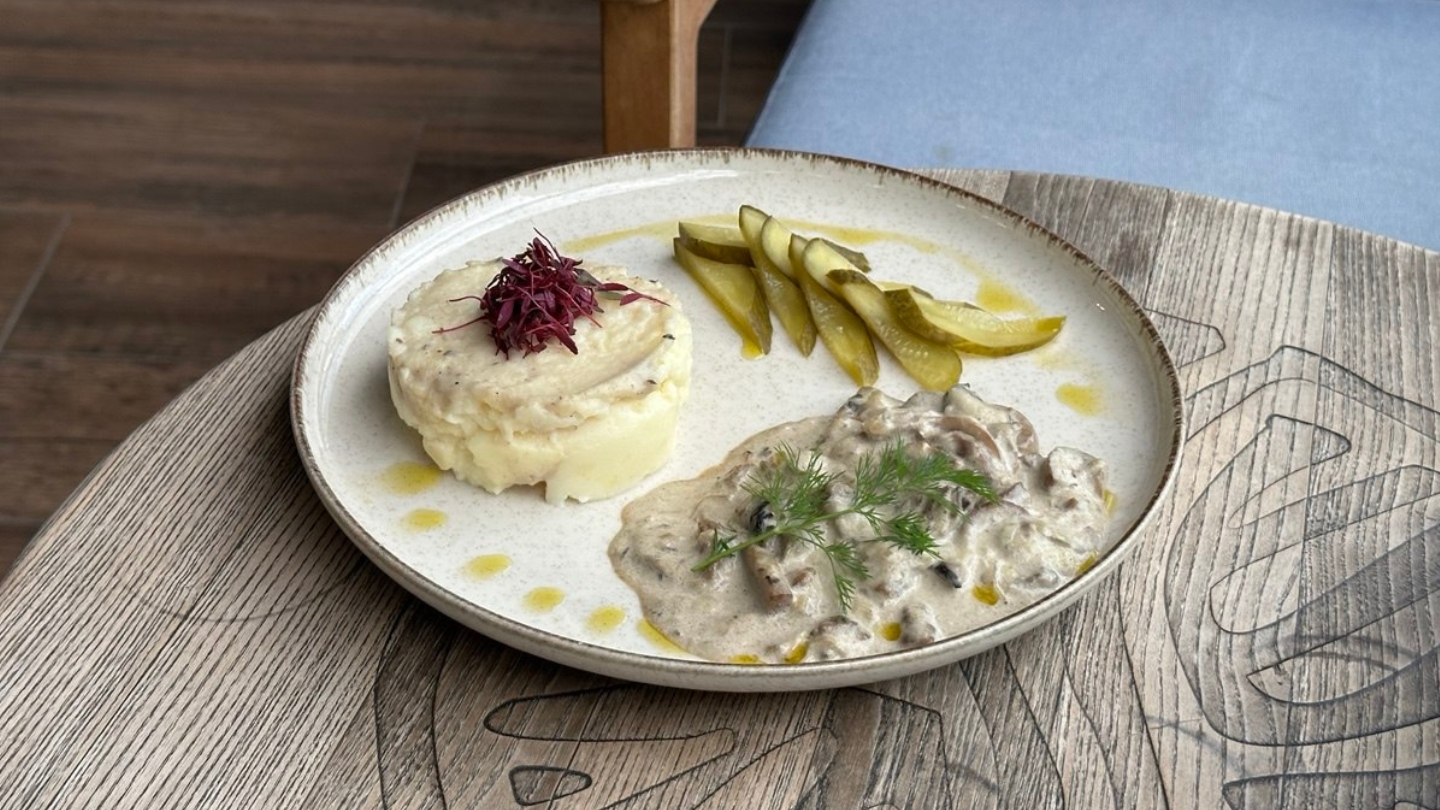 BEEF STROGANOFF