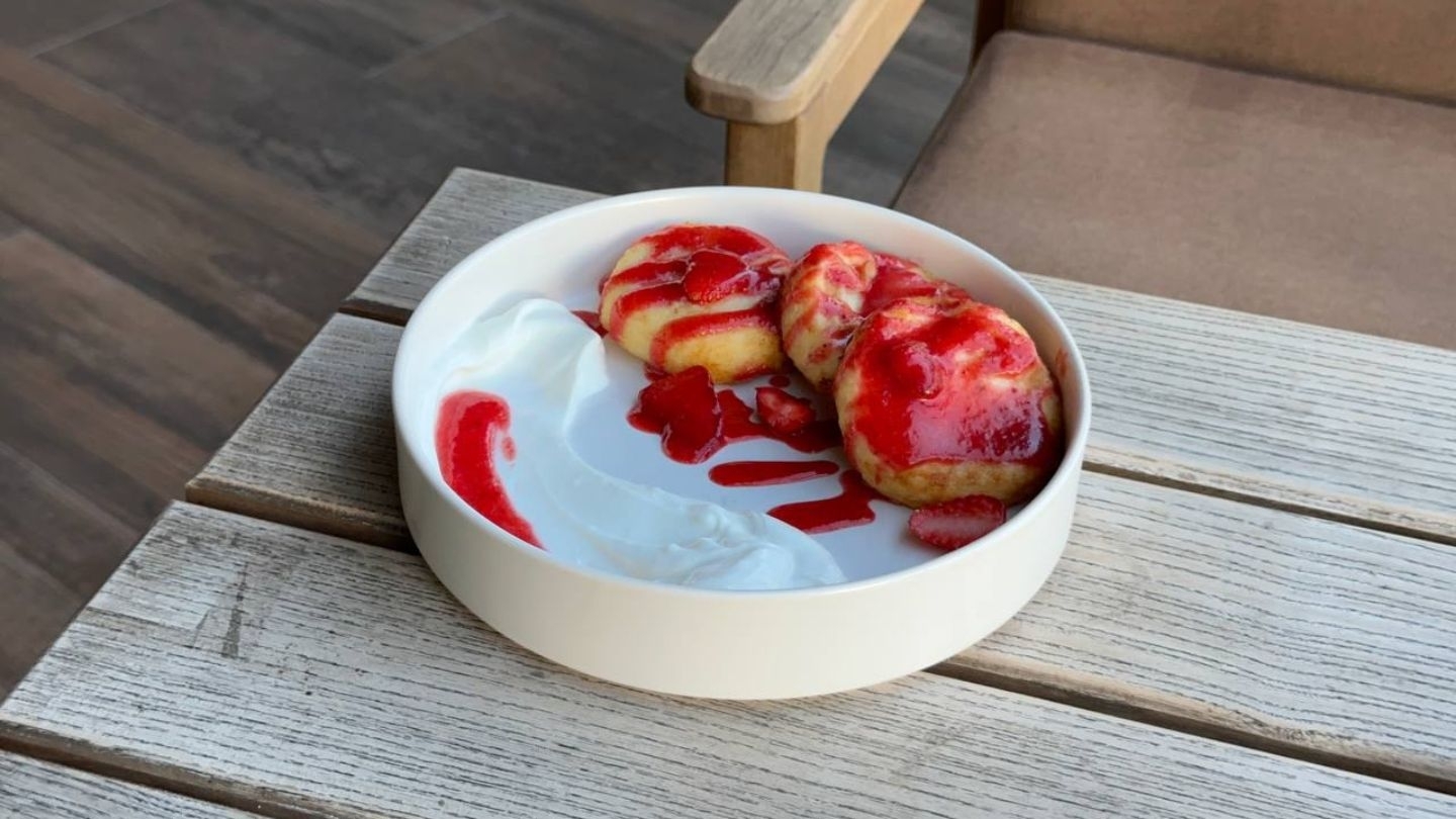 STRAWBERRY SYRNIKI