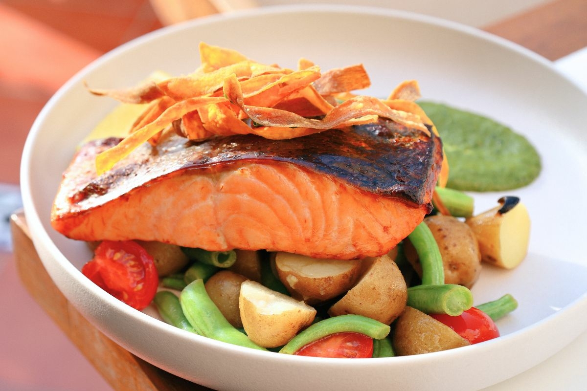 Salmon with Niçoise Salad