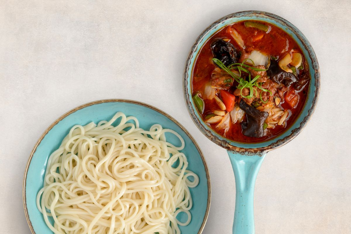 Guyru Lagman - Beef Noodles