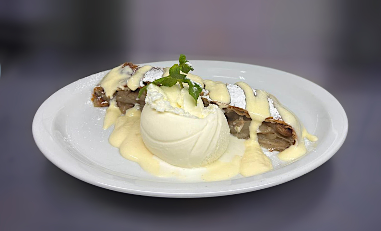 Apfelstrudel/ Яблучний штрудель 160/ 60/ 50 г.