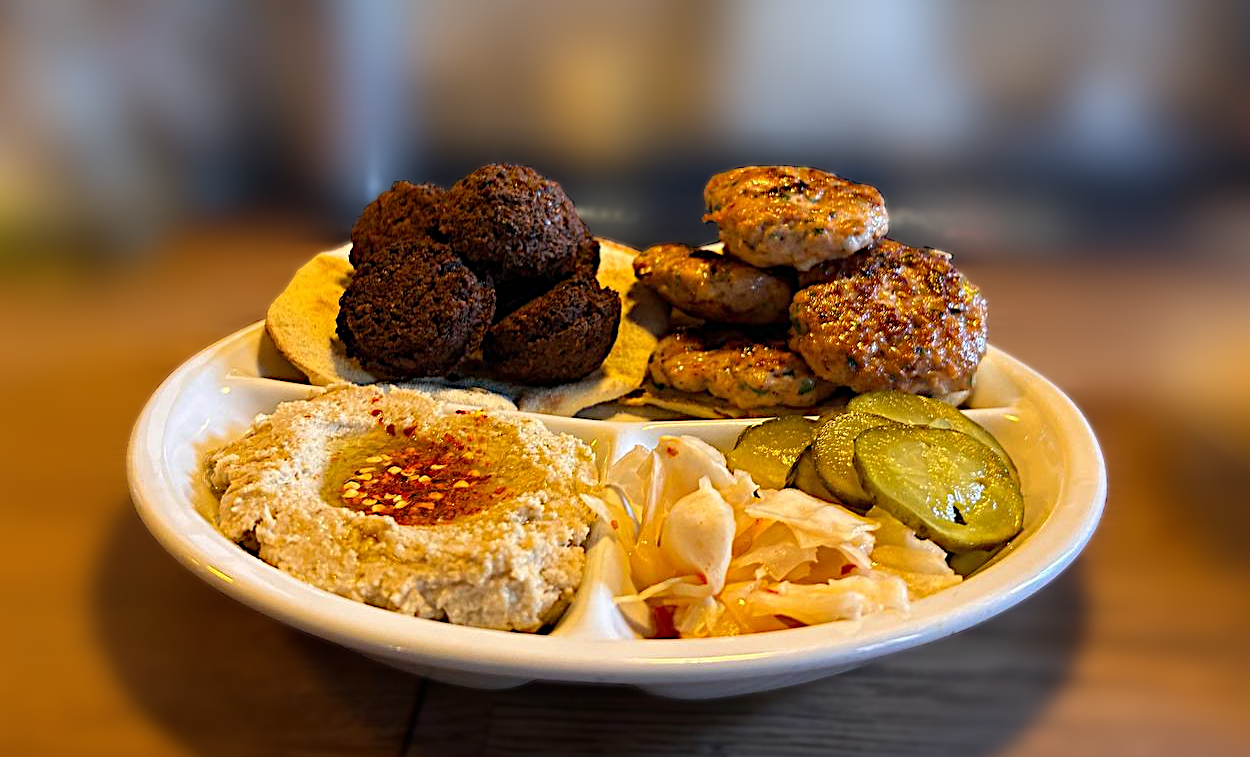Kufte&Falafel company plate/Компанійська тарілка Кюфта&Фалафель 580 г.