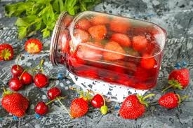 КОМПОТ ПОЛУНИЧНИЙ