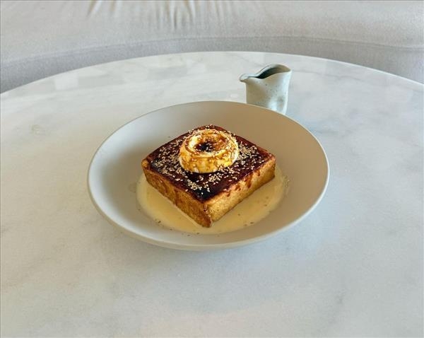 Kiri & Dates Toast