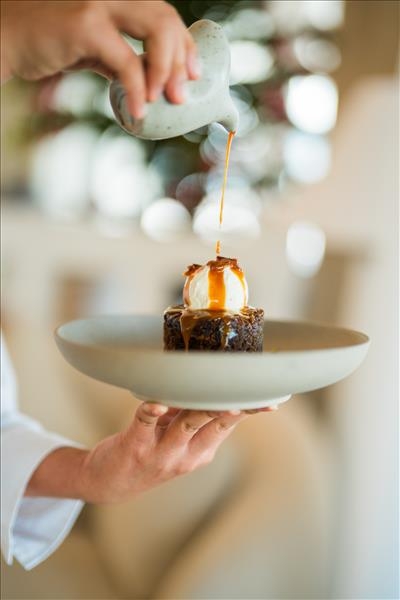 Sticky Dates Cake